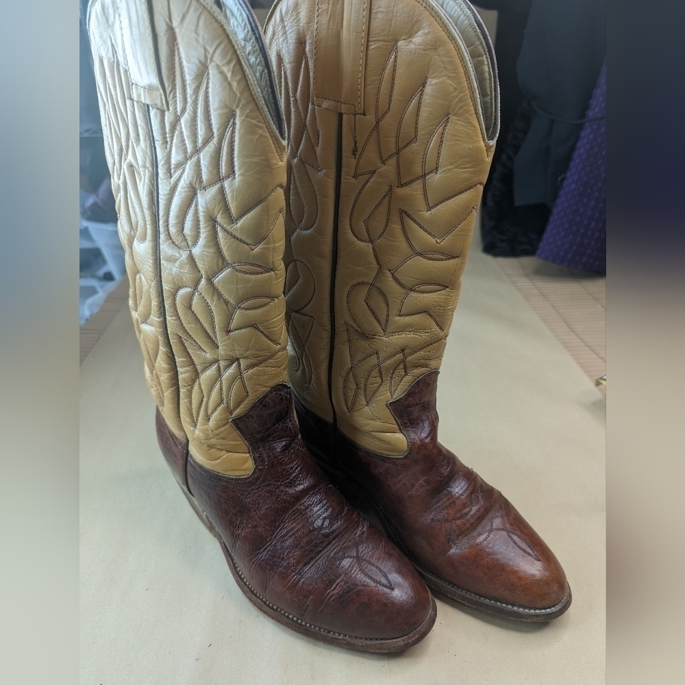 Vaqueros boots women's sz 8M Shrunken bull shoulder brown leather lower, butters